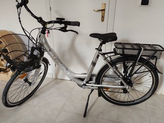Bici da passeggio a pedalata assistita