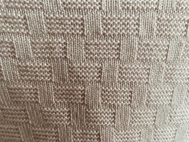 Maglione beige pura lana vergine