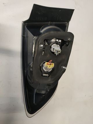 ✅PILOTO TRASERO DERECHO MAZDA 3 4P '08