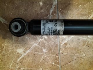 Amortiguador trasero para coche