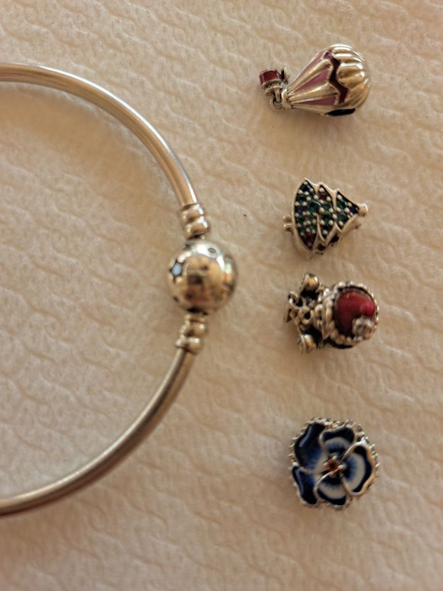 PANDORA PULSERA Y CHARMS