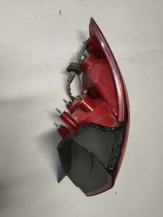 ✅PILOTO TRASERO DERECHO HYUNDAI SANTA FE