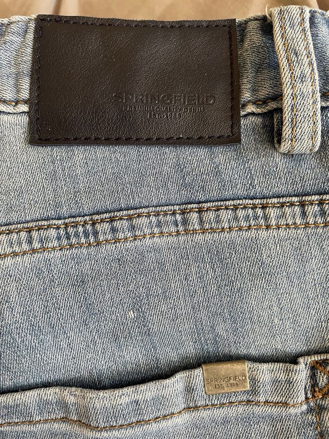 Pantaloni jeans