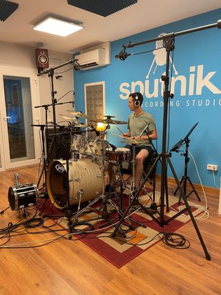 Profesor de bateria, guitarra y bajo