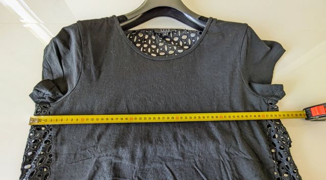 Maglia nera traforata sulla schiena XL