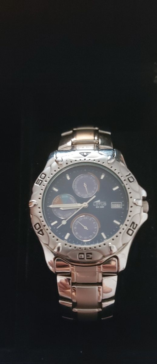 Reloj lotus