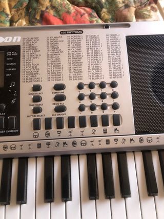 Organo/teclado infantil.