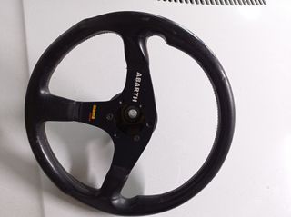 Volante momo corsé Abarth