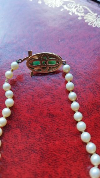 Collar de perlas con cierre de oro