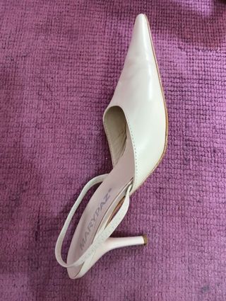 Zapatos de tacón punta fina