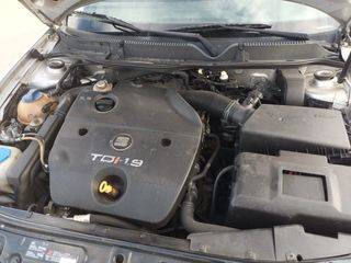 SEAT Leon 2000