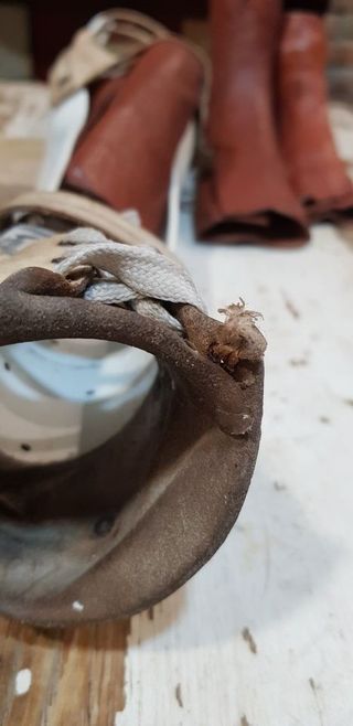 Gabinete de curiosidades antigua órtosis infantil