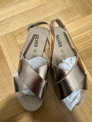 Sandalias planas rosadas