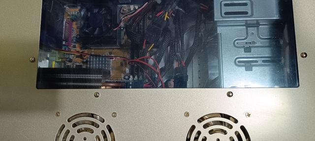 Computer fisso datato