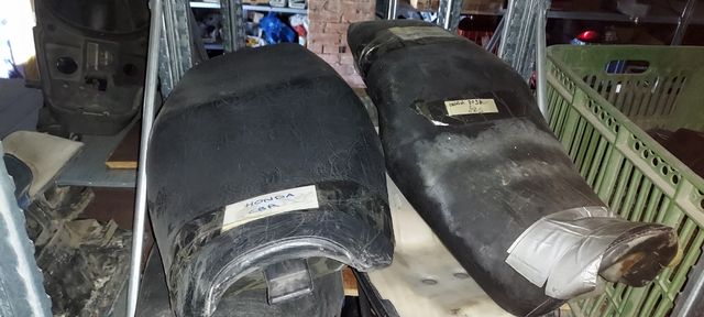 Carenados y asientos de honda, yamaha