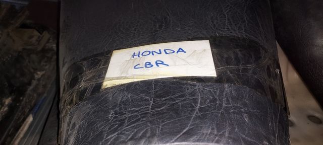 Carenados y asientos de honda, yamaha