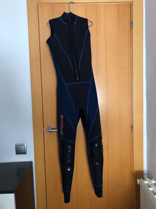 Nepreno de buceo de mujer