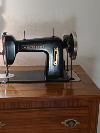 Maquina de coser wertheim