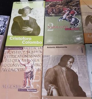 Libri nuovi impacchettati