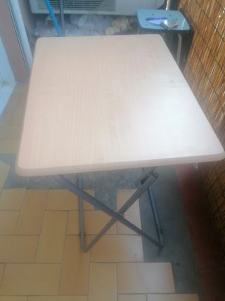 Vendo dos mesas de terraza una pequeña y otra gran