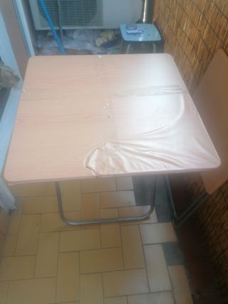 Vendo dos mesas de terraza una pequeña y otra gran