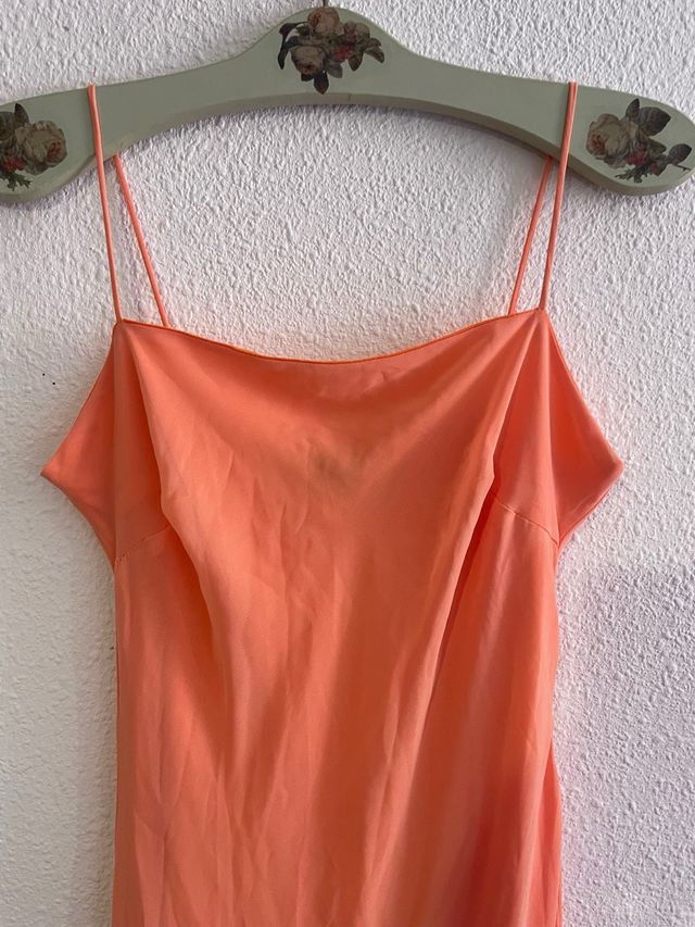 Vestido naranja de fiesta