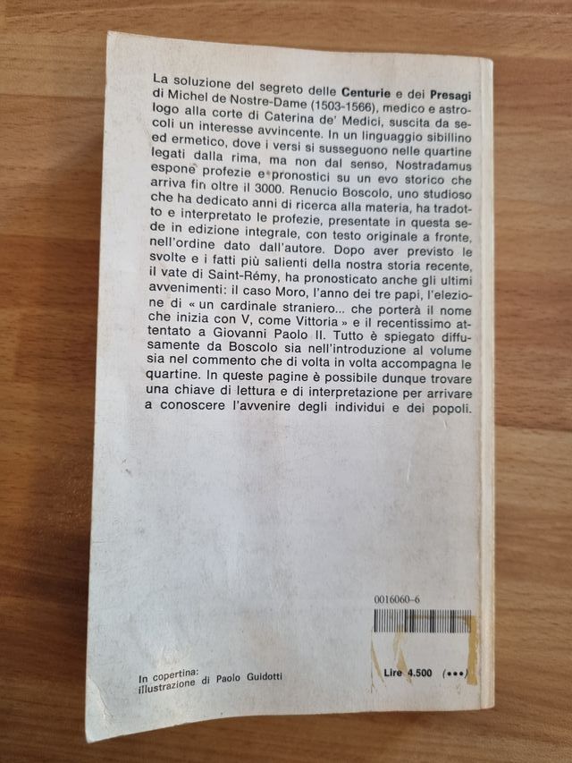 libro Nostradamus centurie e presagi