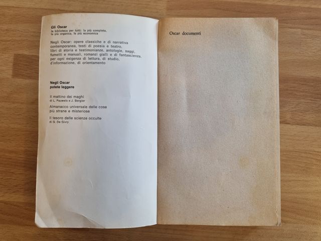 libro Nostradamus centurie e presagi