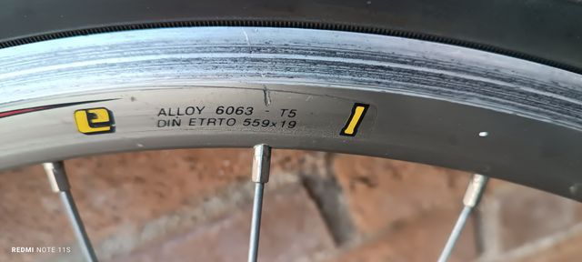 Ruota Shimano Alivio. Completo