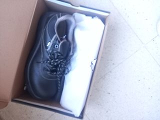Zapatos  de seguridad nuevos