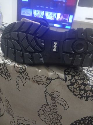 Zapatos  de seguridad nuevos