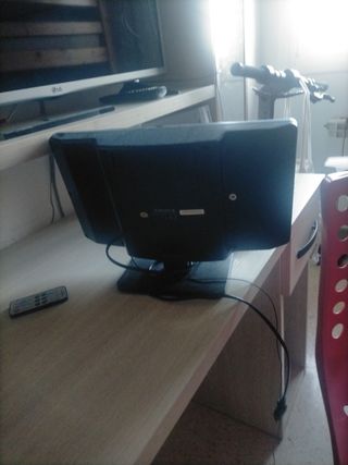 Radio CD Avenzo