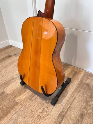 GUITARRA VALERIANO BERNAL