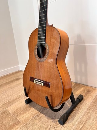 GUITARRA VALERIANO BERNAL