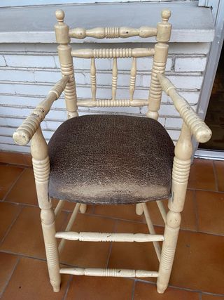 Trona de madera