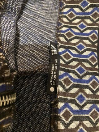 Pantalon punto Zara