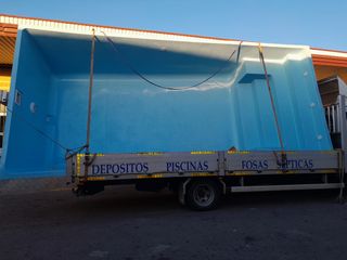 ×÷Piscinas en fibra de poliester.+×