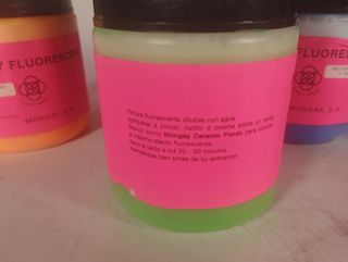 Pintura fluorescente al agua tres botes