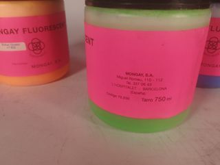 Pintura fluorescente al agua tres botes