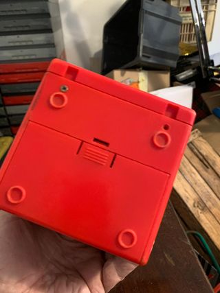 Radio mangiacassette rossa vintage