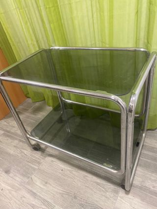 Mesita de doble cristal con ruedas