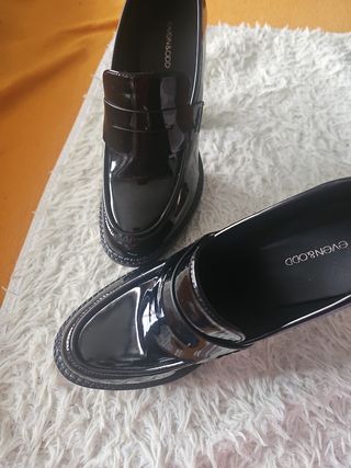 Zapatos de charol