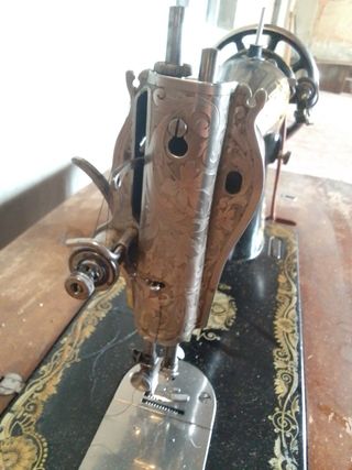 Maquina de coser SIGNER