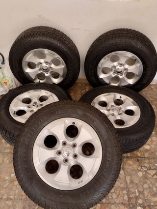 Ruedas de Jeep. aceptó cambio