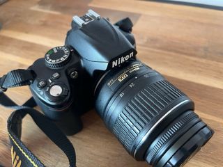 Camara Reflex Nikon D3000