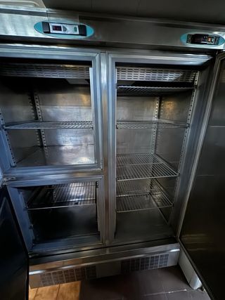 Nevera vertical cocina restaurante / hotel