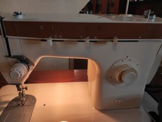 Maquina de coser singer