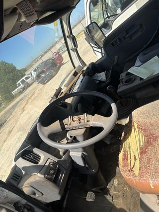 74 DESPIECE COMPLETO NISSAN CABSTAR 2004