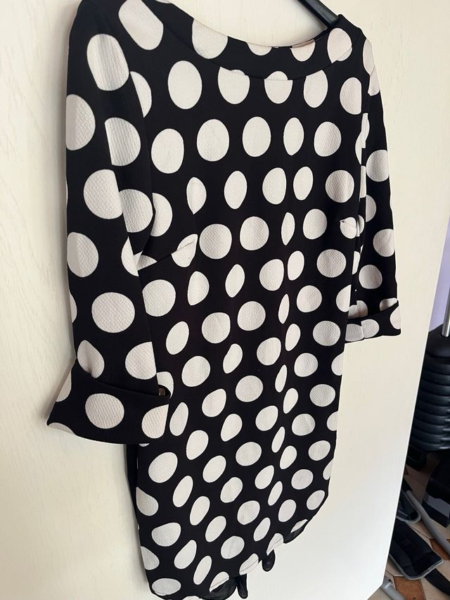 Vestito con trasparenza sul retro