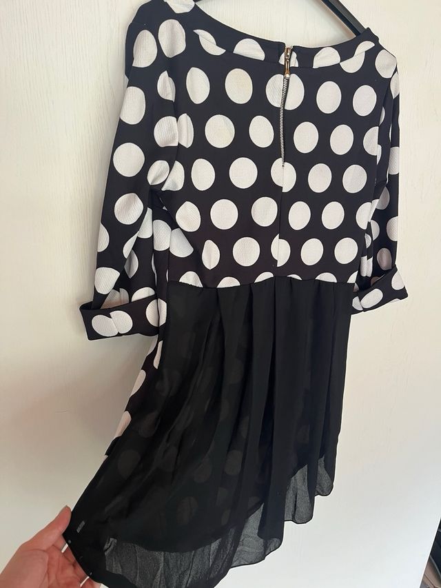 Vestito con trasparenza sul retro